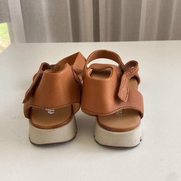 Tan Effigie Sandals with Velcro strap - Picture 3 of 5